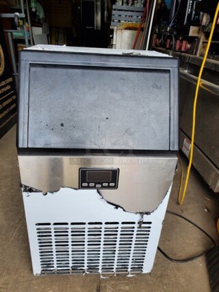 Ice Machine 
Good Working Condition