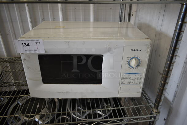 GoldStar MA-7100W Metal Countertop Microwave Oven. 120 Volts, 1 Phase. 