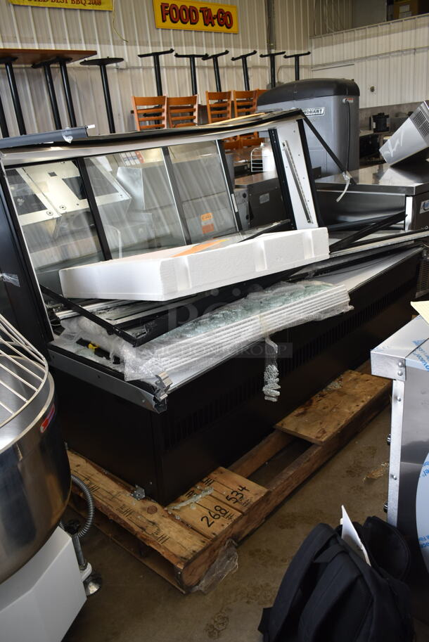 BRAND NEW SCRATCH AND DENT! 2024 Federal Industries SGD7748 77" Full Service Dry Bakery Display Case Merchandiser. See Pictures for Damage. 