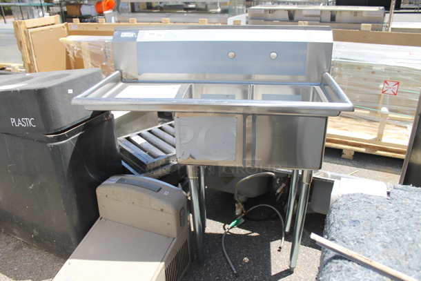BRAND NEW SCRATCH AND DENT! KoolMore SB121610-16L3 Stainless Steel Commercial 2 Bay Sink w/ Left Side Drain Board. Bays 16x11.5. Drain Board 14x18