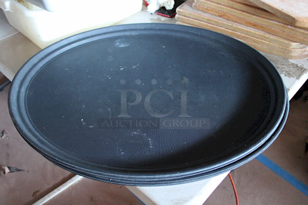NICE! 29" x 24" Black Non-Skid Oval Serving Trays. 3x Your Bid