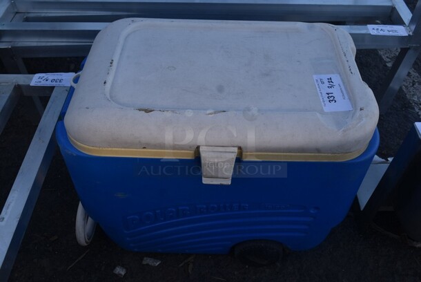 Igloo Blue and White Poly Portable Ice Bin.