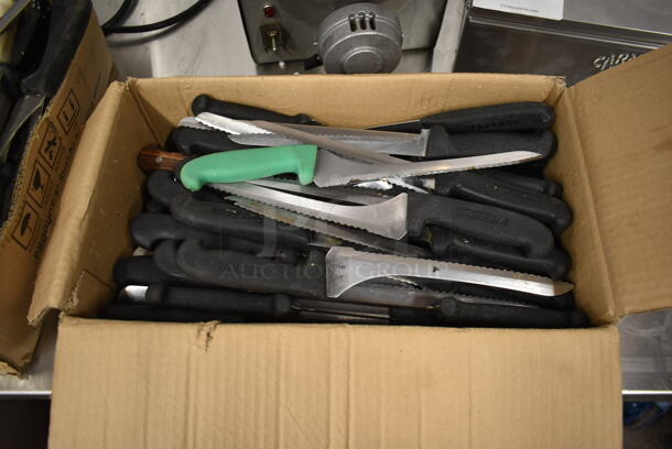 80 SHARPENED Stainless Steel Knives Including Serrated Knives. 80 Times Your Bid!