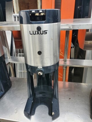 Fetco L3D-10 Luxus Thermal Dispenser
Missing faucet and drip tray
