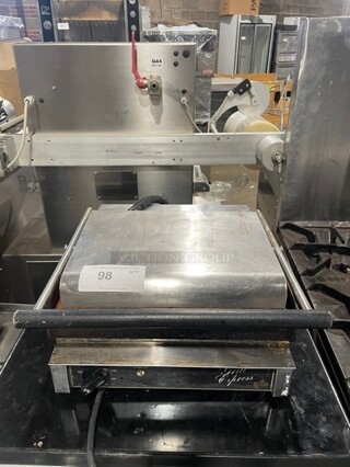 Star Commercial Countertop Panini Press! All Stainless Steel! Model GX14IG Serial GXG140510C0862! 120V!