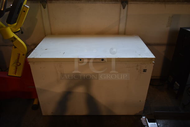 Sears 253.17112710 Metal Commercial Chest Freezer. 115 Volts, 1 Phase. Tested and Working!