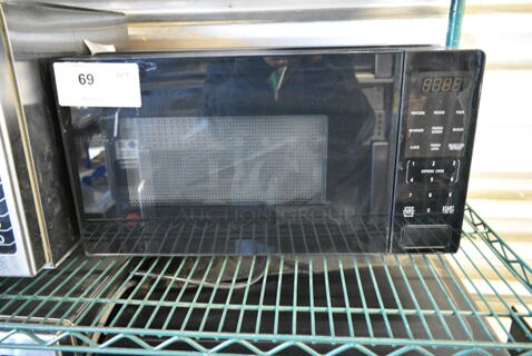 Walmart MS54100112162 Metal Countertop Microwave Oven. 120 Volts, 1 Phase. 