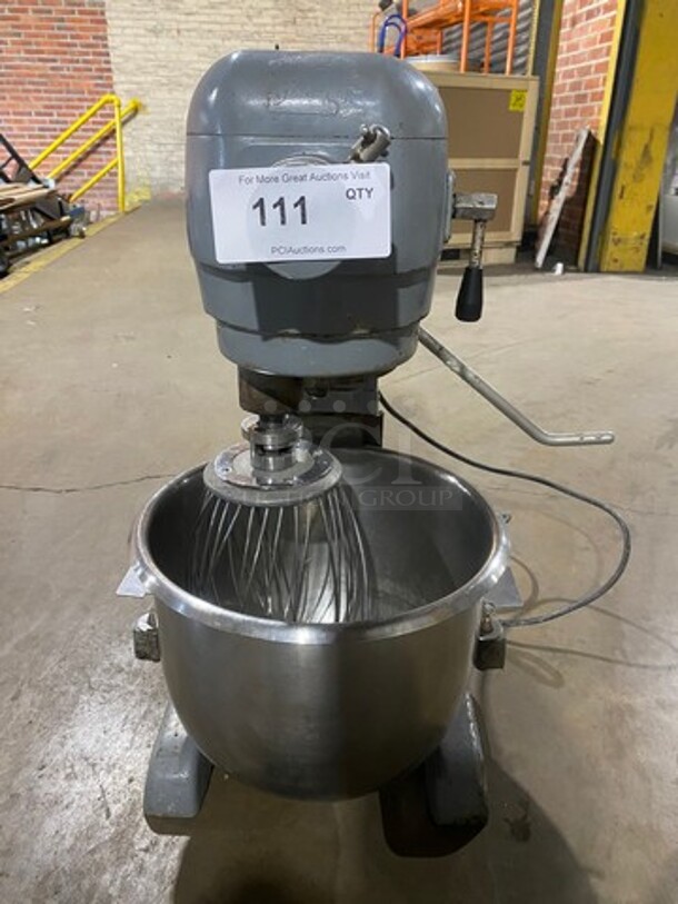 Thunderbird Commercial 20 Quart Planetary Mixer! With Bowl! With Whip Attachment! Model ARM02! 115V 1Phase!