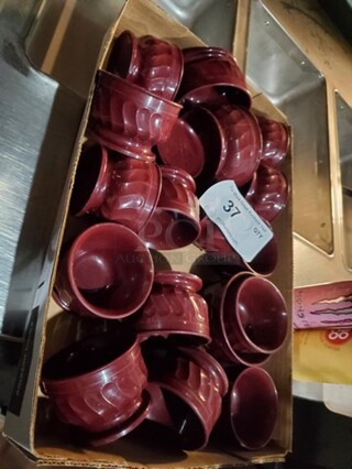 One lot of Turnbury Insulated Pedestal Based Bowls