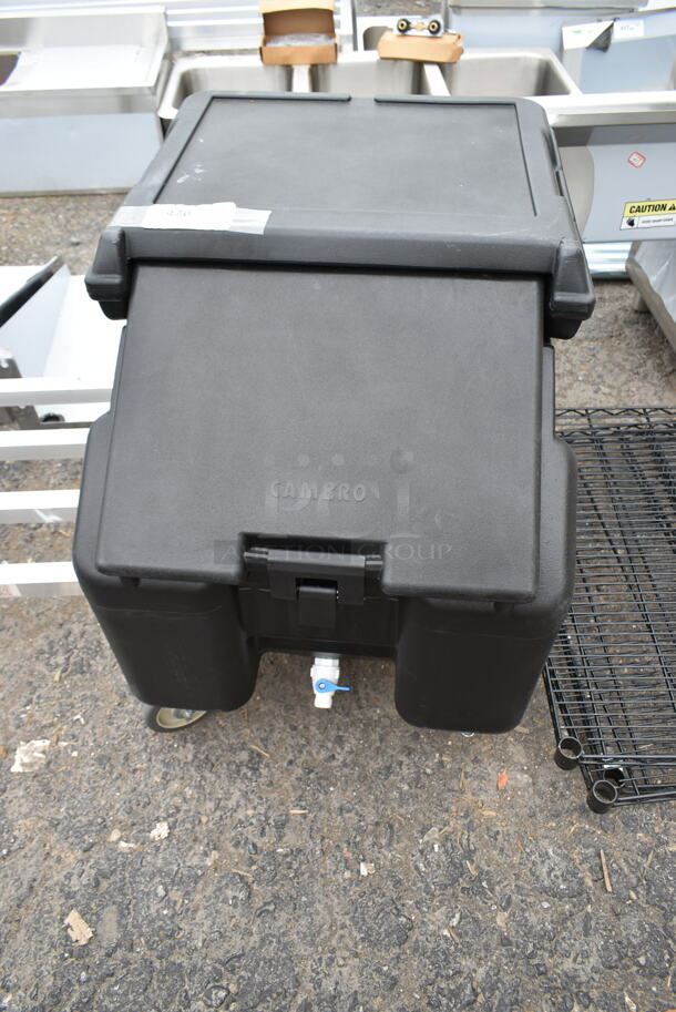 BRAND NEW SCRATCH AND DENT! Cambro ICS1001 Black Poly Insulated Mobile Ice Bin on Casters. - Item #1118304