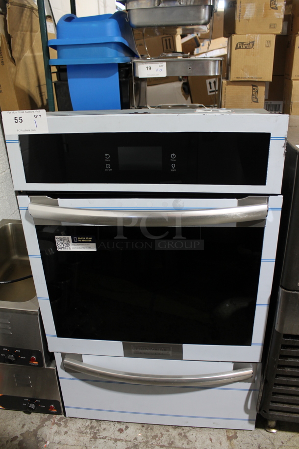 BRAND NEW SCRATCH AND DENT! Frigidaire GCWG2438AF Stainless Steel Commercial 24" Single Gas Wall Convection Oven with Air Fry. 115 Volts, 1 Phase.
