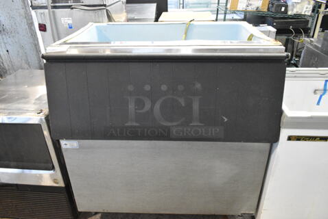 Hoshizaki B-722PF Metal Commercial Ice Bin. 