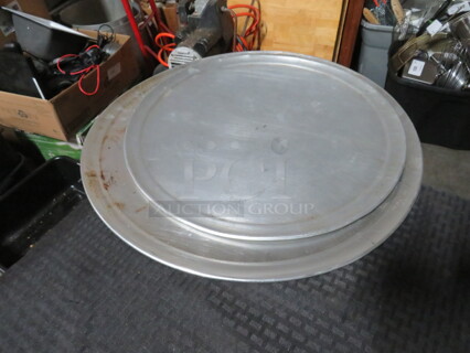 Assorted Size Pizza Pan. 2XBID