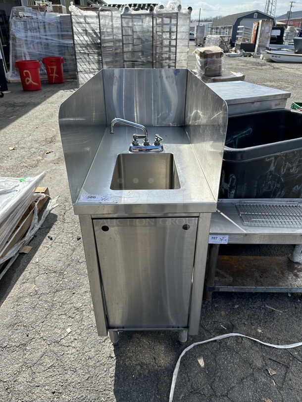 Stainless Steel Commercial Single Bay Sink w/ Faucet, Handles and Side Splash Guards. 