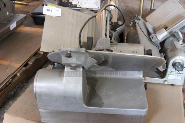 SOLID! Hobart 19526 Automatic 2 Speed Deli Slicer, Working When Tested. 26-1/4"W x 24"D x 21-1/4"H