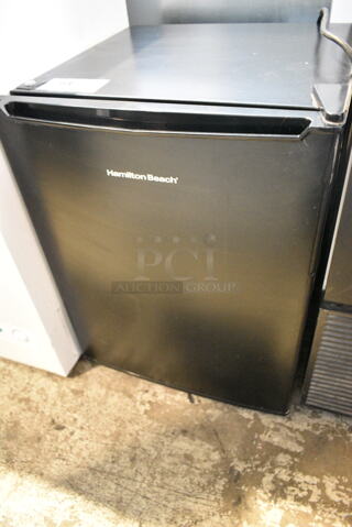 Hamilton Beach REFHB27AB Metal Mini Cooler. 115 Volts, 1 Phase. 