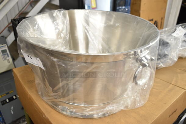 BRAND NEW! Stainless Steel Ice Bucket. 