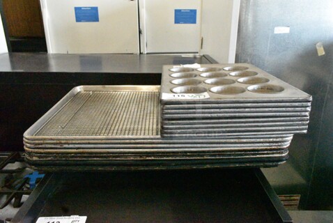 17 Various Metal Items Including Muffin Baking Pans and Baking Pans. 17 Times Your Bid! 