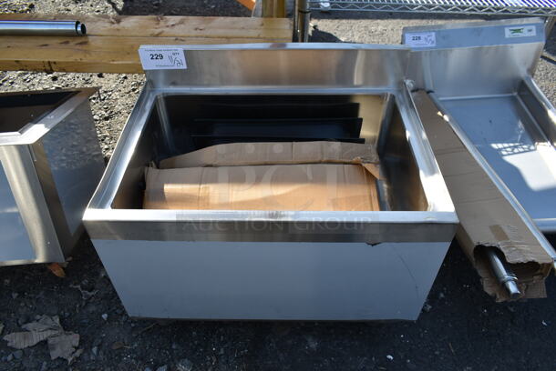 BRAND NEW SCRATCH AND DENT! Stainless Steel Commercial Ice Bin.