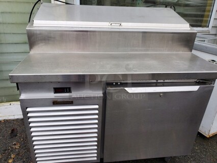 Traulsen TS048HT 48" Sandwich/Salad Prep Table w/ Refrigerated Base
Good Working Condition
On Casters
