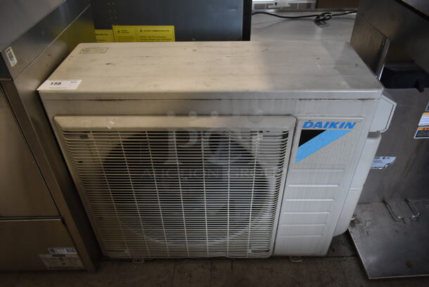 2019 Daikin 4MXS36RMVJU Metal Commercial Outdoor Heat Pump. Goes GREAT w/ Lots 70 and 82! 208/230 Volts, 1 Phase. 