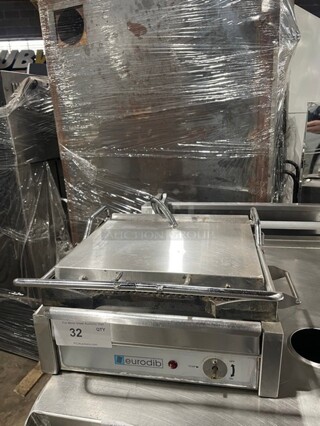 Eurodib Commercial Countertop Panini/Sandwich Press! With Ribbed Press! All Stainless Steel! 120V! Model: SFE02345-120!