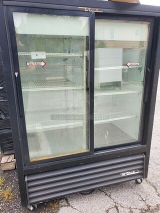 True 2 Door Merchandiser Refrigerator
Good Working Condition
On Casters