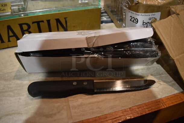 Box of 36 BRAND NEW Thunder Group SLSKGK002 Steak Knives. 10". (bar)