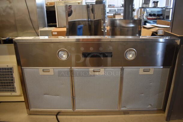 BRAND NEW SCRATCH AND DENT! Broan Elite RM 53000 Series Stainless Steel Range Hood. 120 Volts, 1 Phase. 36x14x20