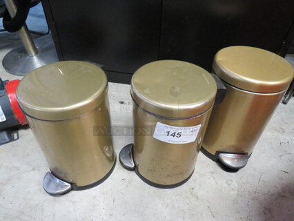 Small Metal Step Trash Can. 3XBID