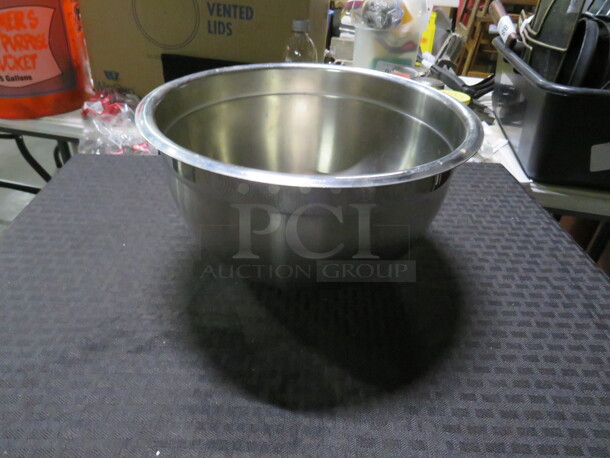 One 5 Quart Stainless Steel Mixing Bowl.