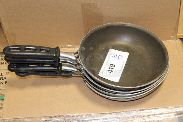 HIGH QUALITY! Vollrath 67608 8" Non-Stick Aluminum Frying Pan w/ Vented Silicone Handle. 5x Your Bid