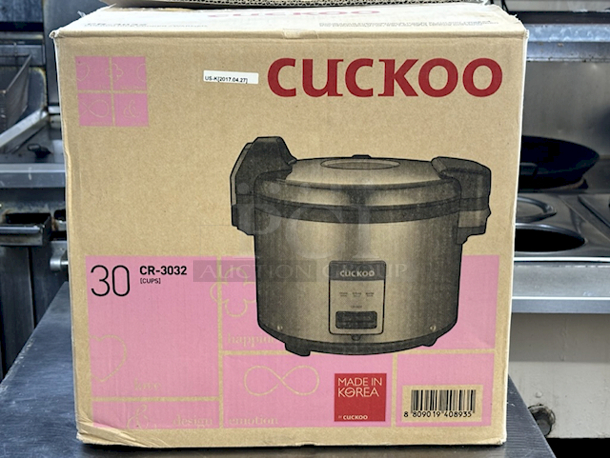 BRAND NEW/NEVER USED! 30-Cup CUCKOO CR-3032 Rice Cooker. 120V~/60Hz 1460W AC. 