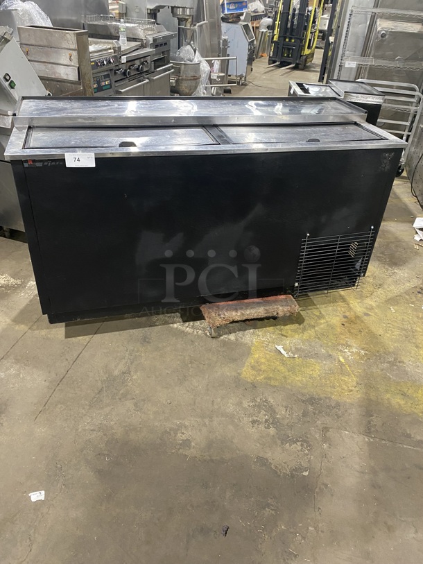 True Refrigerated 2 Top Sliding Door Beer Bottle Cooler! Model TD65-24 Serial 6556524! 115V 1 Phase! 