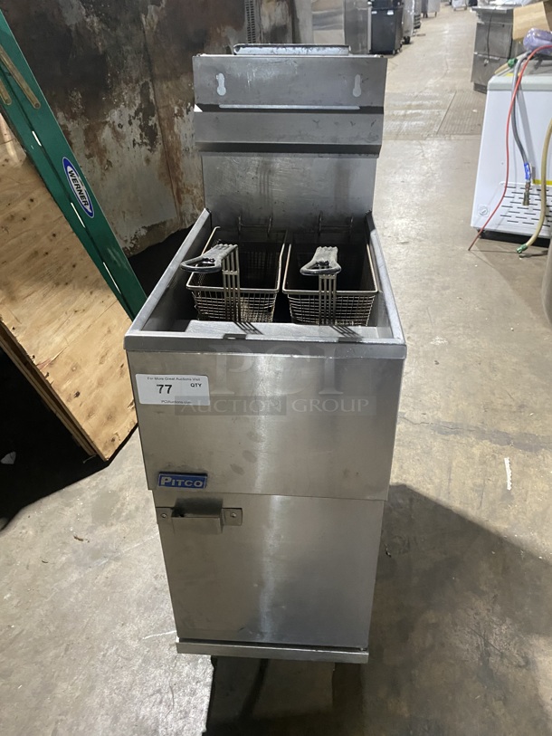 Pitco All Stainless Steel Natural Gas Powered Deep Fat Fryer! MOdel 35C Plus! With Baskets! On Legs! 