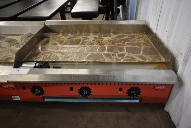 BRAND NEW SCRATCH AND DENT! 2021 Avantco 177CAG36TG Stainless Steel Commercial Countertop Natural Gas Powered Flat Top Griddle. 30,000 BTU.