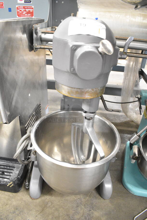 Hobart A-200 Metal Commercial Countertop 20 Quart Planetary Dough Mixer w/ Stainless Steel Mixing Bowl and Paddle Attachment. 115 Volts, 1 Phase. Tested and Working!