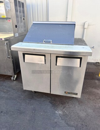 True TSSU-36 36 3/8" 2 Door Mega Top Refrigerated Sandwich Prep Table 115 Volt Tested and Working!