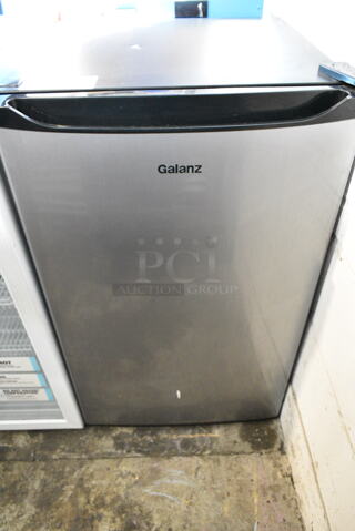 Galanz GL43S5 Metal Mini Cooler. 115 Volts, 1 Phase. Tested and Working!