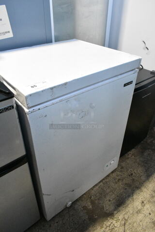 Thomson TFRF520-B-SM Metal Chest Freezer w/ Hinge Lid. 115 Volts, 1 Phase. 