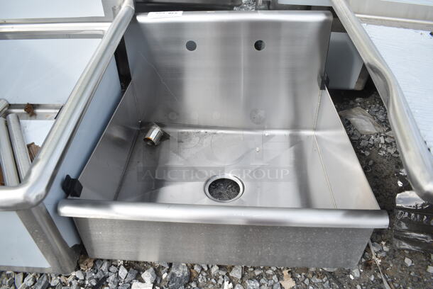 BRAND NEW SCRATCH AND DENT! Stainless Steel Single Bay Sink. No Legs. - Item #1127852