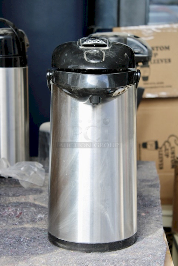 IMMACULATE! Service Ideas SSA300 3 Liter Push Button Airpot, Stainless Steel Liner