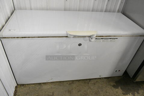 General Electric GE FCM16SLBWW Metal Chest Freezer w/ Hinge Lid. 115 Volts, 1 Phase. 