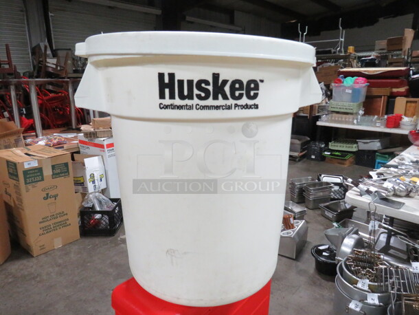 One 10 Gallon Ingredient Bin With lid.