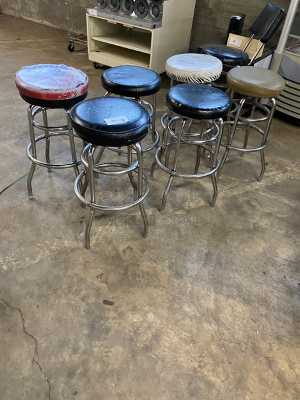 Round Black Cushioned Bar Height Chairs! With Footrest! 7x Your Bid!