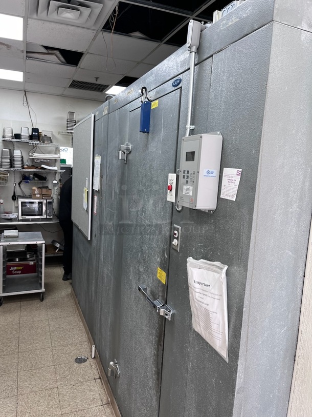 2 Norlake Walk In Boxes That Are Each 6'x8'x8' w/ Norlake RCPF100DC-A 208-230 Volts, 1 Phase Condenser for Freezer. Picture of the Unit Before Removal Is Included In the Listing. 2 Times Your Bid!
