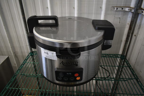 BRAND NEW SCRATCH AND DENT! Avantco 177RCSA90 Stainless Steel Commercial Countertop Rice Cooker. 240 Volts, 1 Phase. 