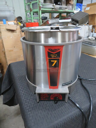 One NEW Vollrath 7 Quart Heat And Serve. Model# 72018. 120 Volt. 800 Watt.