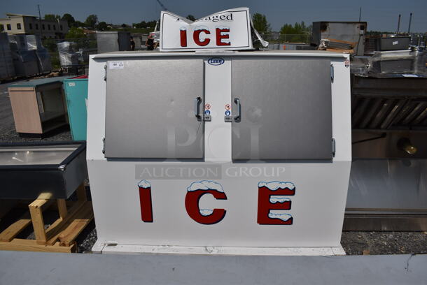 BRAND NEW SCRATCH AND DENT! Leer 60CSL 73" Outdoor Cold Wall Ice Merchandiser with Slanted Front and Galvanized Steel Doors. 115 Volts Tested and Working!