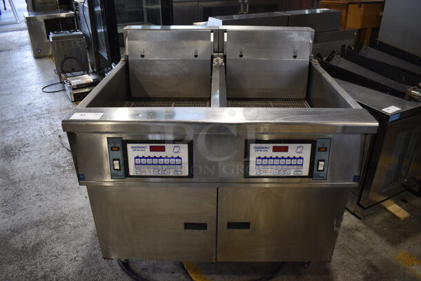 Pitco Frialator Stainless Steel Commercial Electric Powered 2 Bay Deep Fat Fryer. 208 Volts, 3 Phase. 40x38x42